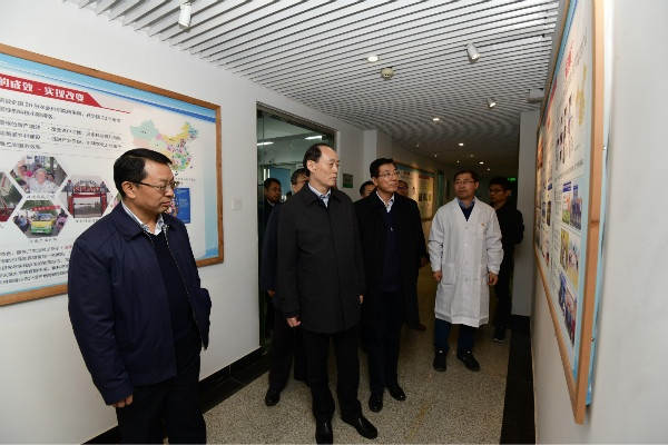 农业农村部副部长余欣荣考察指导J9集团－中国农着述物专用肥料重点实验室-新闻动态-J9集团