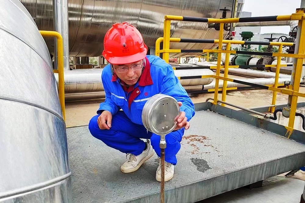 2021年度集团劳动模范、宜昌J9集团硫酸厂硫酸车间主任吴启国吴启国.jpg